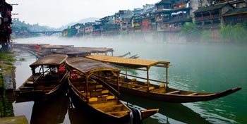 長(zhǎng)沙出發(fā)到黃龍洞、張家界、天門山、鳳凰古城四日游